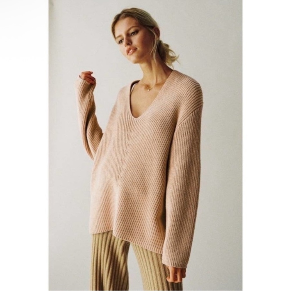 Urban Outfitters Victoria Cream V-Neck Sweater - Picture 2 of 9